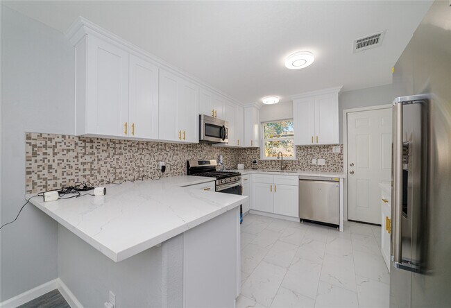 Foto del edificio - 1716 Crestdale Dr