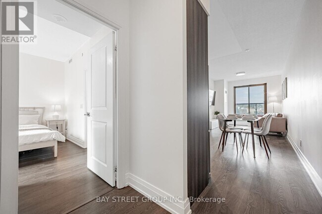 Photo du bâtiment - 591 Sheppard Ave E