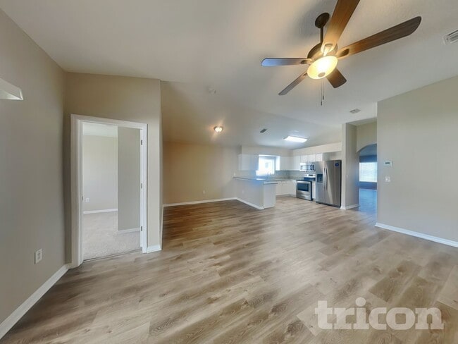 Building Photo - 27909 Breakers Dr