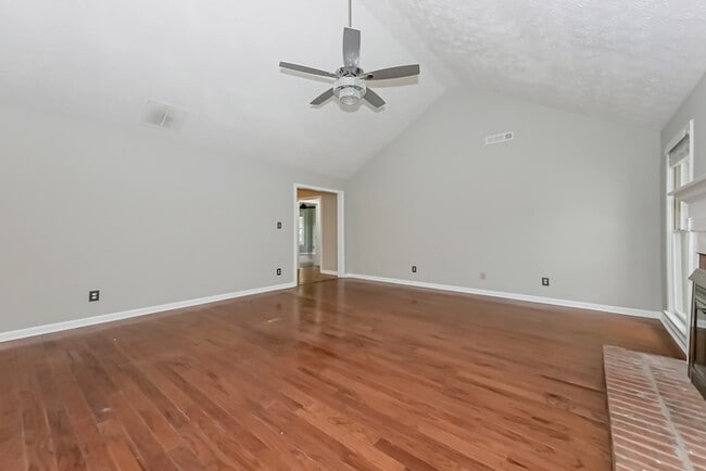 Building Photo - 295 N Oakland Cir