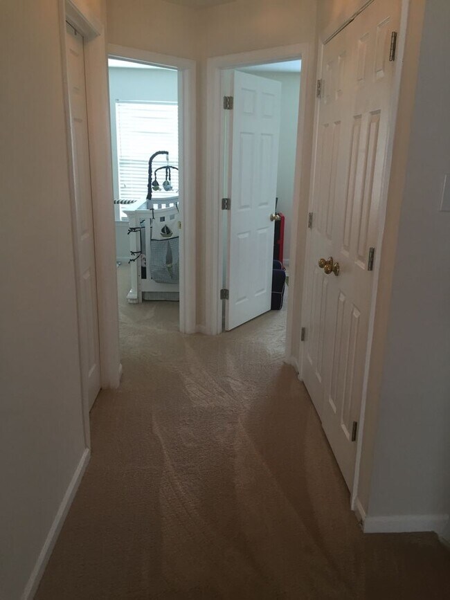 Foto del edificio - 8752 Stonehouse Dr