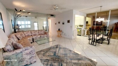 Building Photo - 4079 Cornwall D