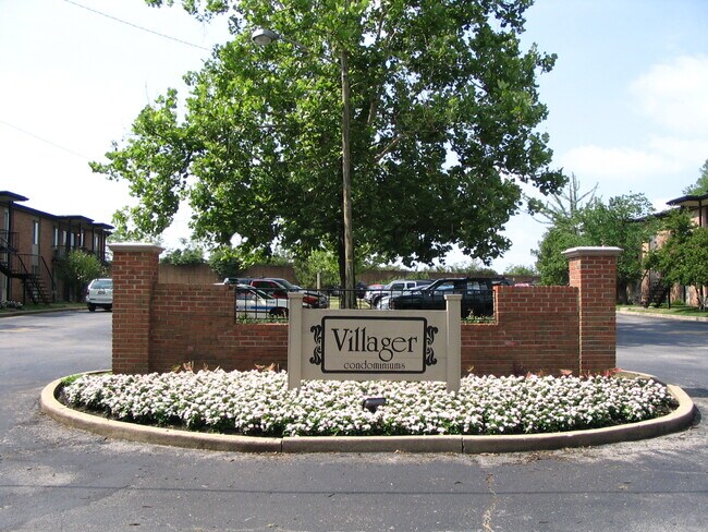 Building Photo - 2601 Hillsboro Pike