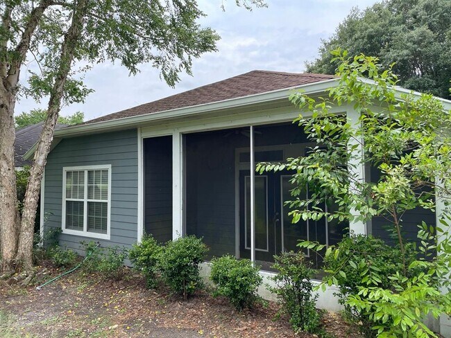 Foto del edificio - 6422 NW 109th Pl
