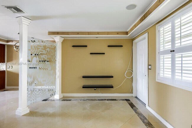 Foto del edificio - 850 E Commercial Blvd