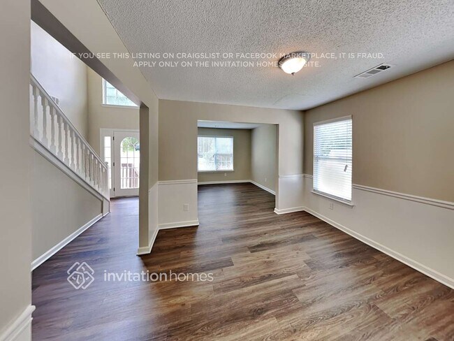 Foto del edificio - 118 Legend Creek Dr