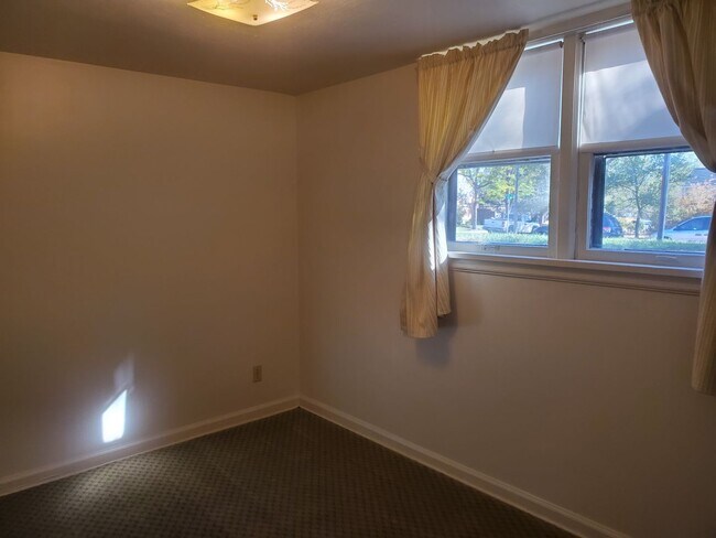 Foto del edificio - 708 W 1st Ave