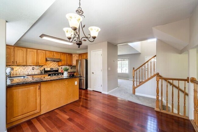 Foto del edificio - Beautiful Home in Midvale w/ attached 2 car garage!