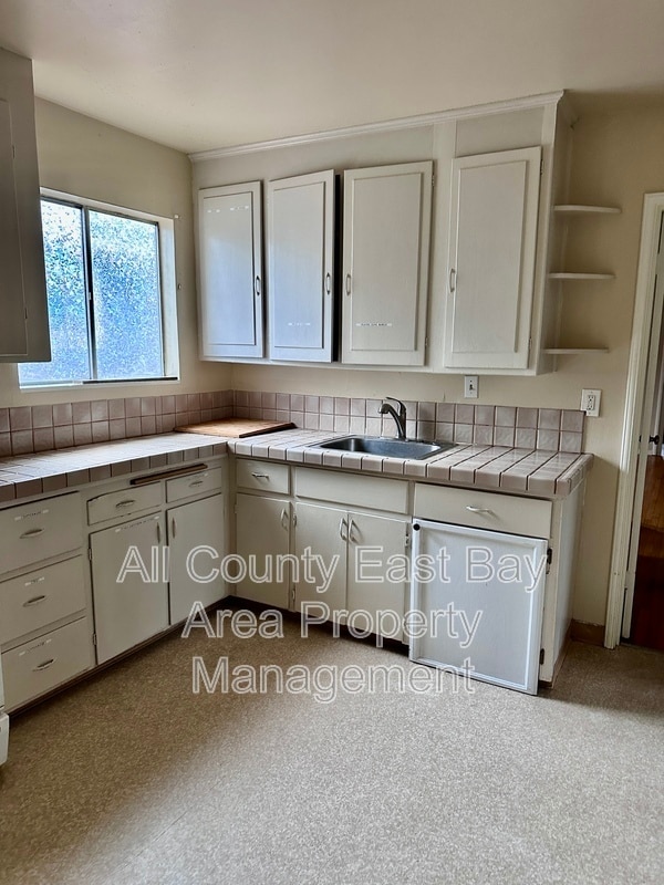 Building Photo - 1529 Richmond St