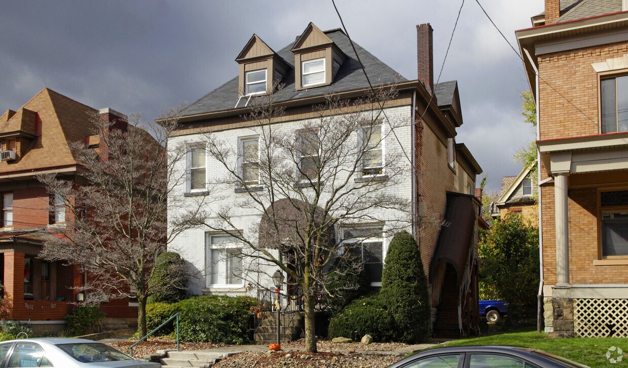 Building Photo - 310 Stratford Ave