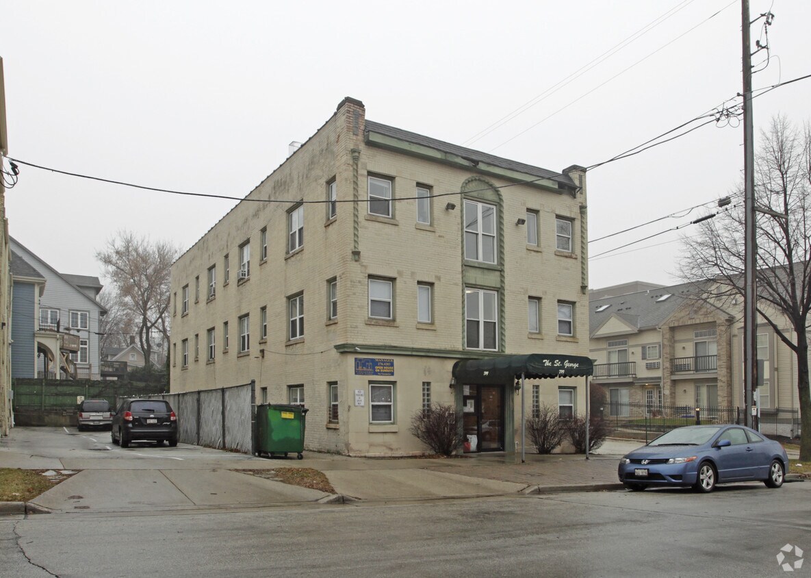 Primary Photo - 719 E Pleasant St