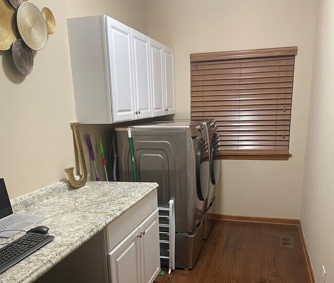 Foto del edificio - 14615 Colonial Pkwy