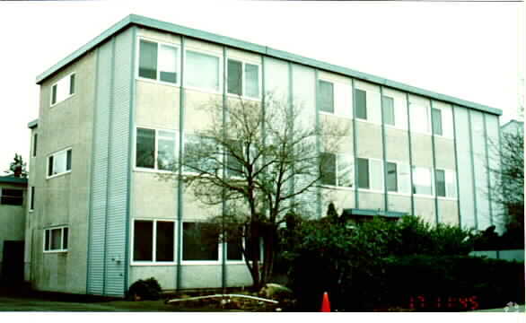 Primary Photo - Lancer Apartments