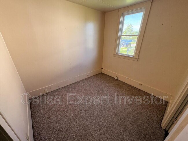 Foto del edificio - 239 E Woodland Ave