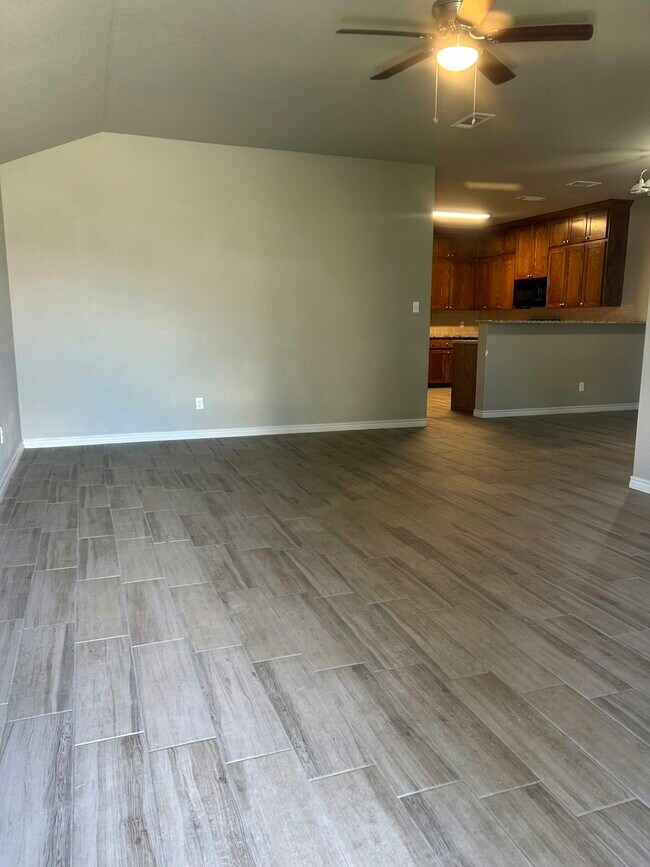Foto del edificio - 2607 Leroy Ln