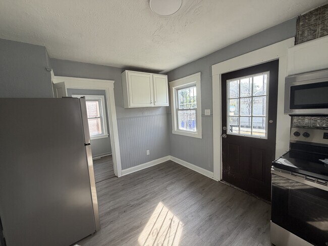 Foto del edificio - 3586 W 47th St