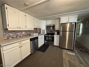 Building Photo - 60 Channel Ln