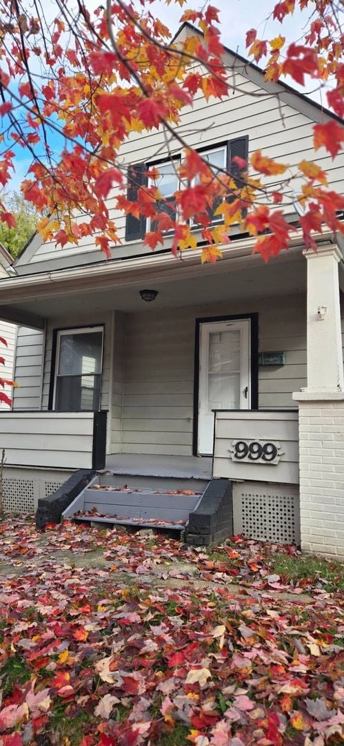 Building Photo - Charming 3-Bedroom Property in Prime Location (SECTION 8 VOUCHERS ACCEPTED)