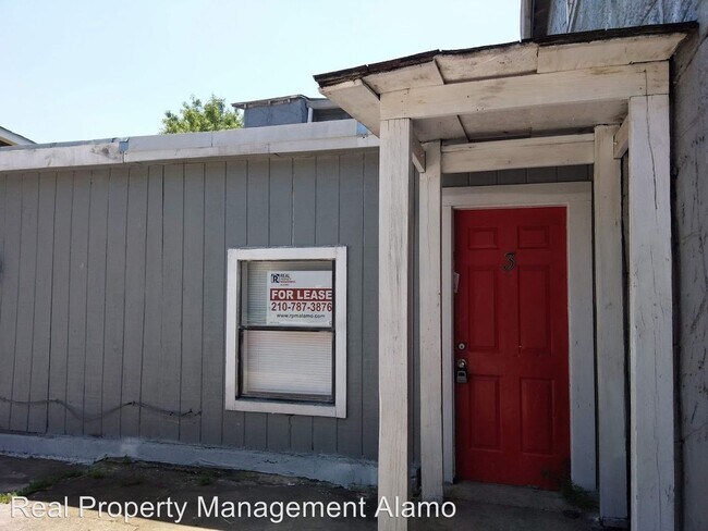 Building Photo - 323 E Carson
