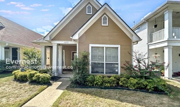 Building Photo - 1079 River Isle Dr