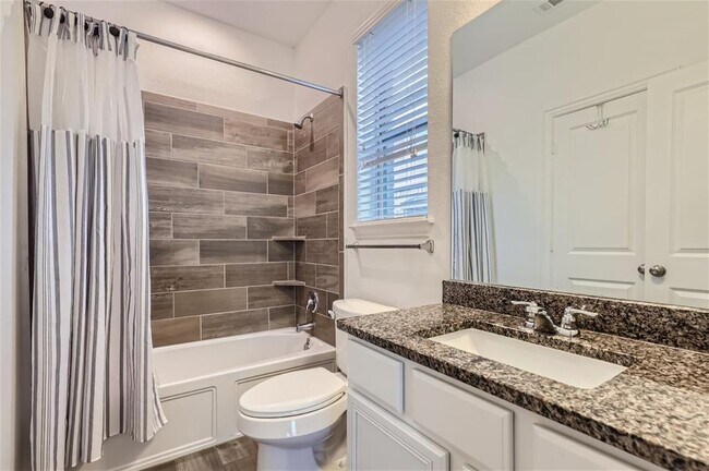 Building Photo - 2225 Sauterne Dr