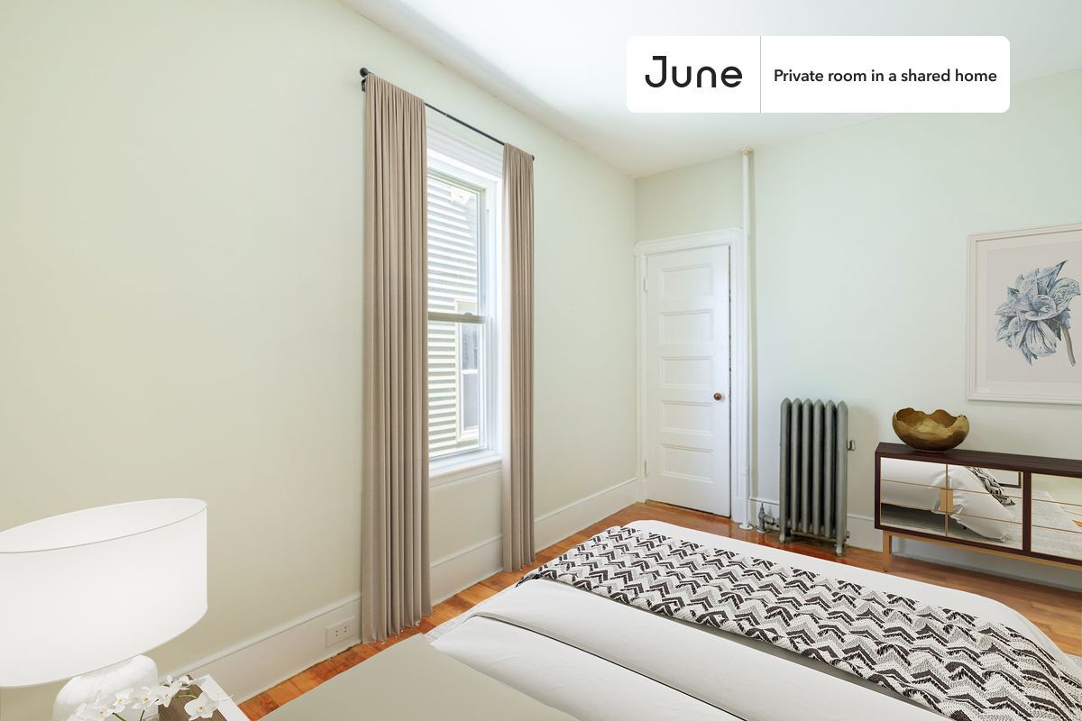 Primary Photo - Private bedroom in 4 bed/1 bath Home