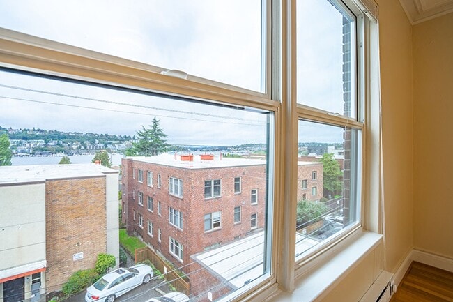 Interior Photo - Lakeside Apartments