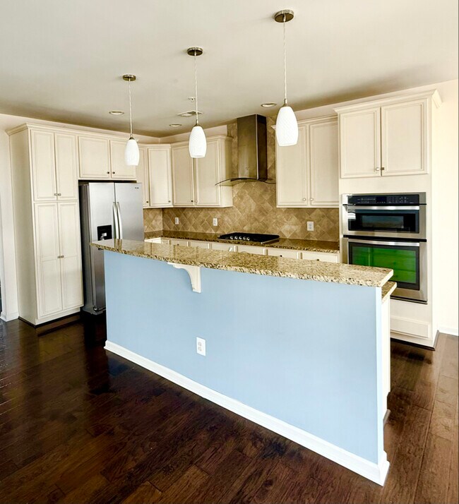 Building Photo - 23479 Buckland Farm Terrace