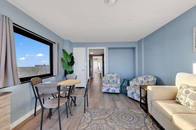 Foto del edificio - 2406 N Ocean Blvd