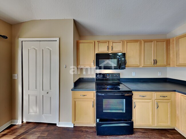 Building Photo - 10047 Perthshire Cir