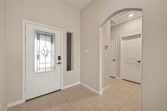 Building Photo - 21218 Echo Manor Dr