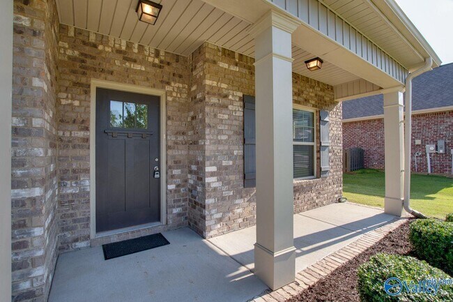 Building Photo - 2964 Magnolia Park Drive Southeast