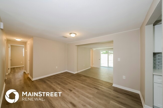 Building Photo - 703 59th Ave Terrace W