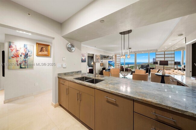 Building Photo - 1455 Ocean 1003