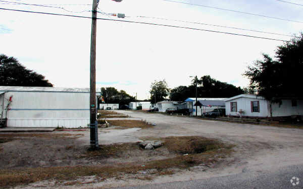 Primary Photo - Family Rentals Of Seffner