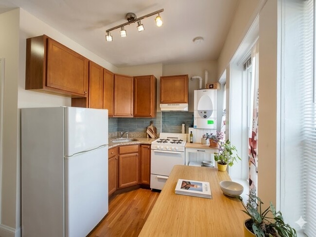 Photo - 1056 Cambridge St Apartment