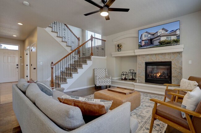 Foto del edificio - Spacious & Centrally Located 5BR House in ...