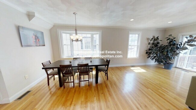 Building Photo - 108 4th St