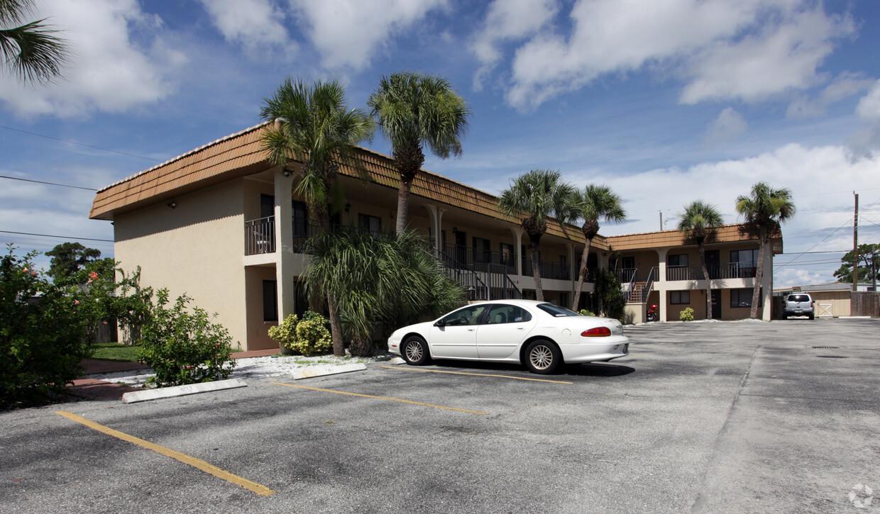 Primary Photo - Sunset of Venice Apartments