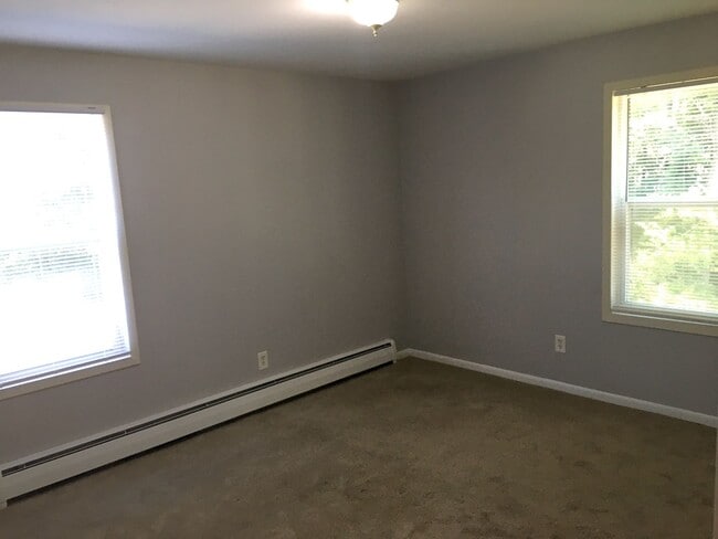 Building Photo - Amazing 2 Bed/1 Bath apartment in the hear...