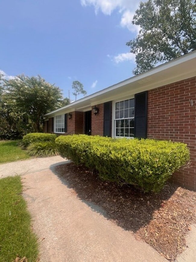 Building Photo - 609 Mack Dr