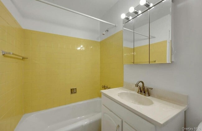 Foto del edificio - 4 Consulate Dr