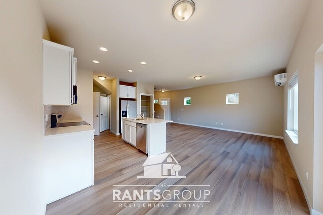 Building Photo - Leah's Landing