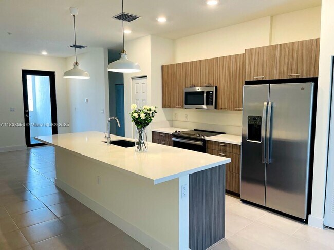 Foto del edificio - 8005 NW 104th Ave