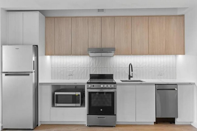 Foto del edificio - 0 bedroom in BROOKLYN NY 11216