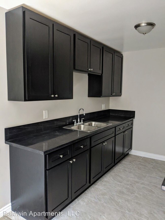 Building Photo - 4535 Santo Tomas Dr