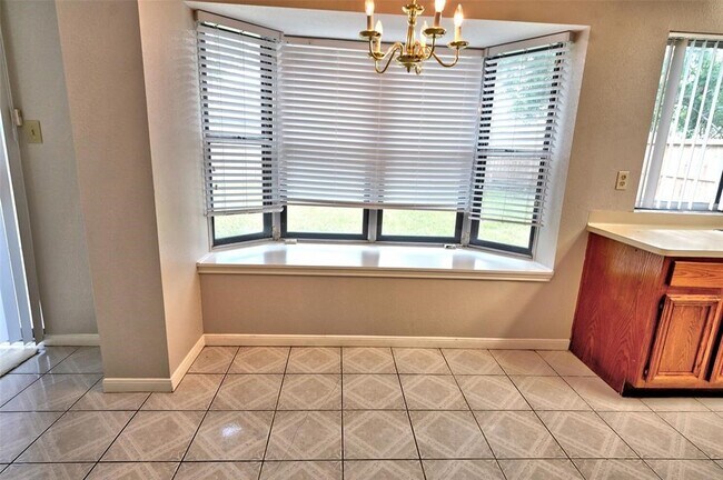 Foto del edificio - 9206 Prairie Trails Dr