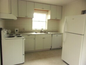 Building Photo - 1539 Jerrell Coffee Rd