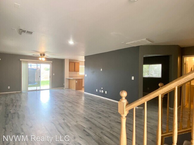 Building Photo - 4 br, 2.5 bath House - 7453 Aardvark Walks St