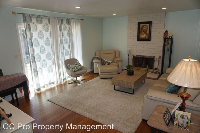 Building Photo - 3 br, 2 bath House - 2521 N Hathaway Street